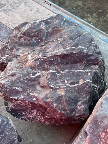 Камни для ландшафтного дизайна красно-фиолетовые 10-60 килограмм купить в Рузе