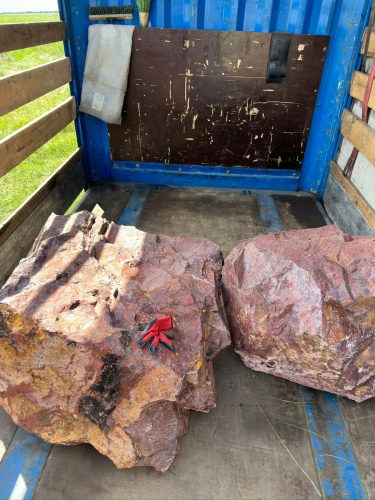 Ландшафтные глыбы красно-фиолетовые 200-1000 килограмм купить в Рузе