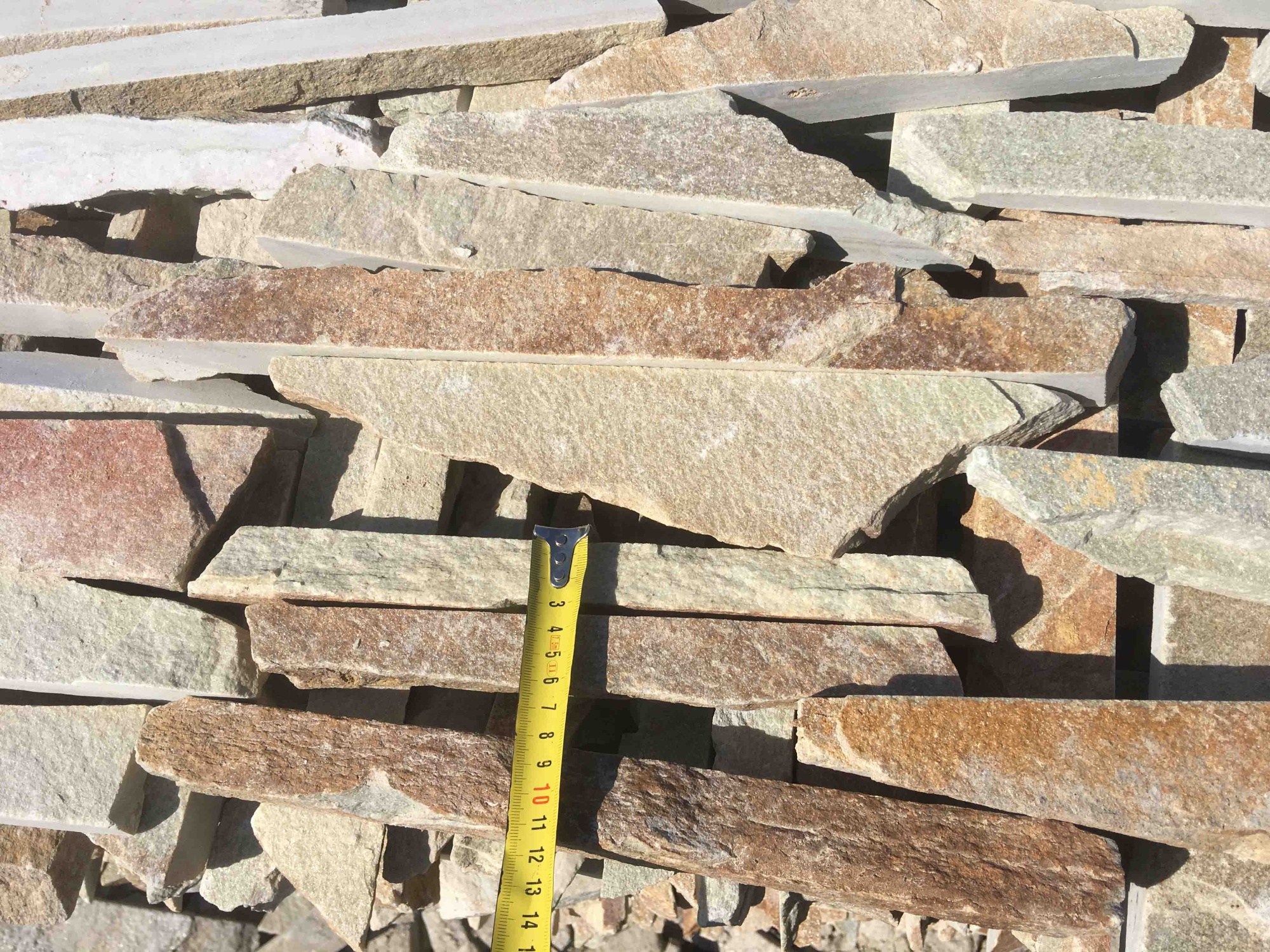 Горбушка златолит золотистый для облицовки купить в Рузе