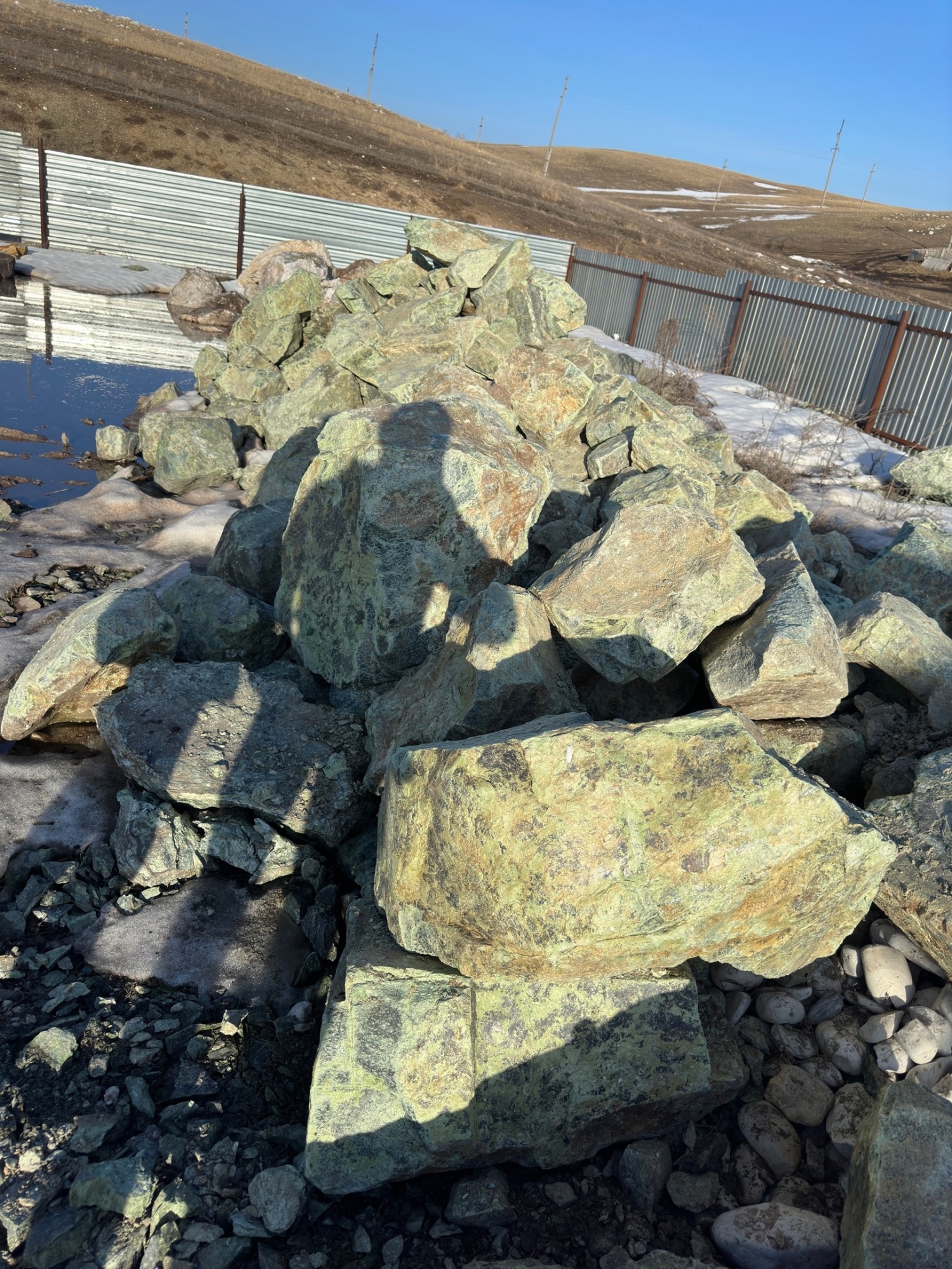 Камни для ландшафтного дизайна зелёные 10-60 килограмм купить в Рузе