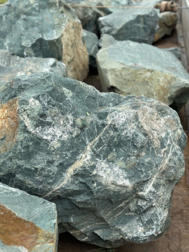 Камни для ландшафтного дизайна зелёные 10-60 килограмм купить в Рузе