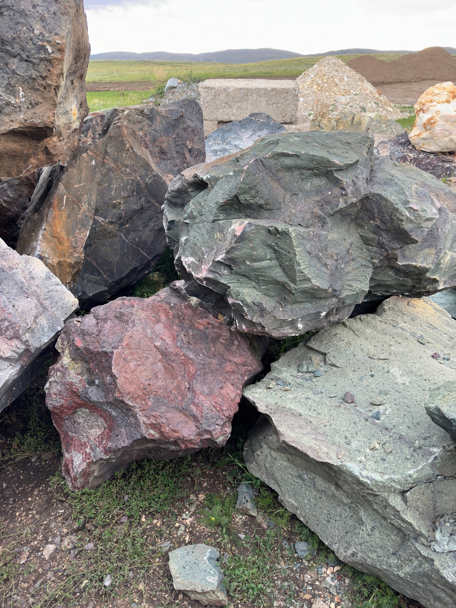 Камни для ландшафтного дизайна зелёные 10-60 килограмм купить в Рузе