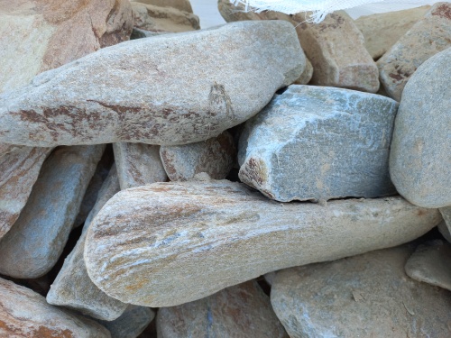 Златолит жёлтый, жёлто-зелёный глыбки и валуны для ланшафтного дизайна купить в Рузе