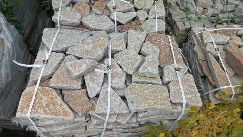 Гранитный плитняк галтованный для парковки купить в Рузе