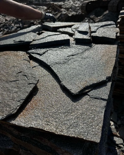 Плитняк златолит серебристый для фасада купить в Рузе