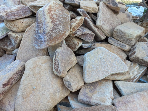 Златолит жёлтый, жёлто-зелёный глыбки и валуны для ланшафтного дизайна купить в Рузе