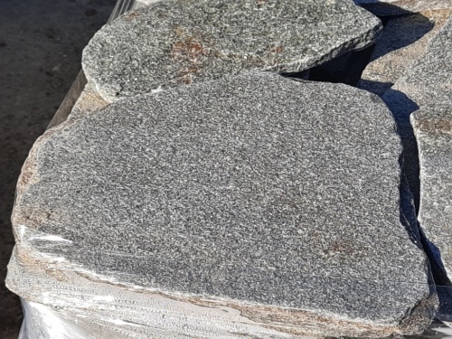 Златолит серебристый галтованный для лестниц купить в Рузе