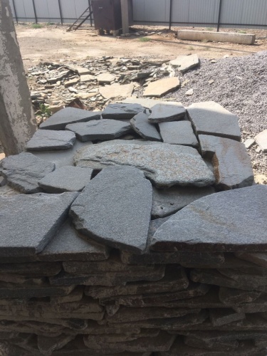 Златолит серебристый галтованный для лестниц купить в Рузе